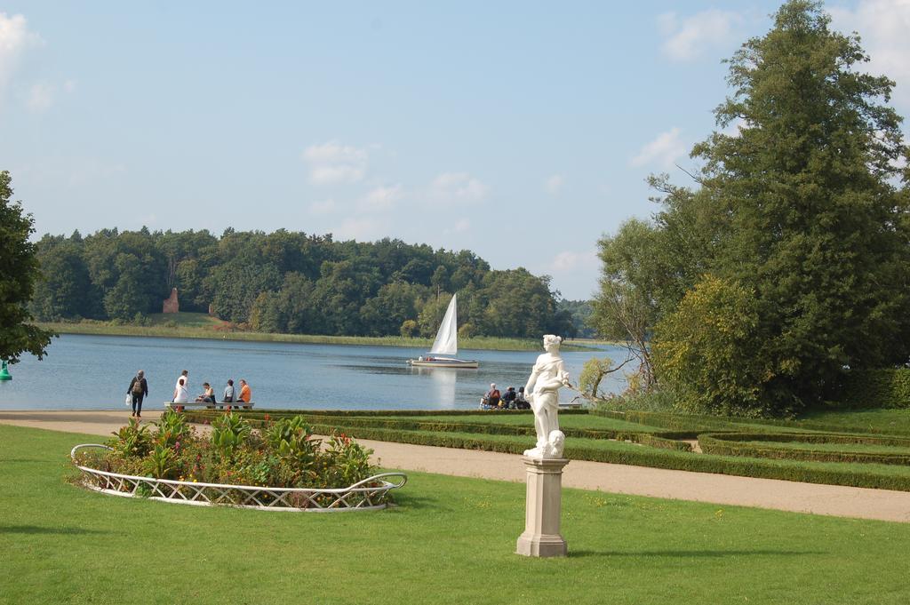 Schloss-Und Seeblick Apartment Rheinsberg Zewnętrze zdjęcie